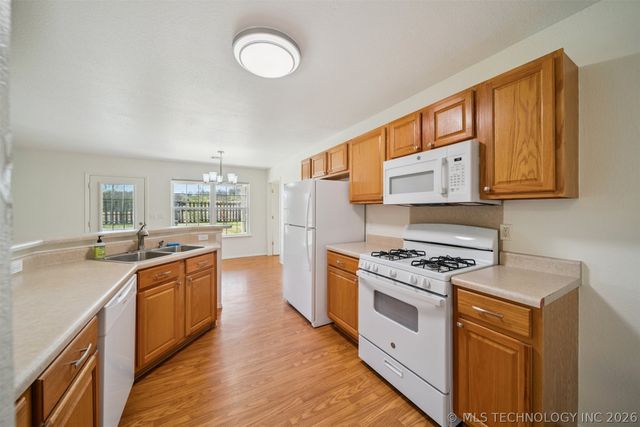 2001 N Chambers Avenue, Claremore, OK 74017