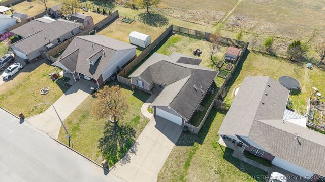 2001 N Chambers Avenue, Claremore, OK 74017