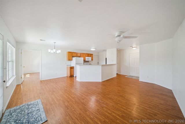 2001 N Chambers Avenue, Claremore, OK 74017