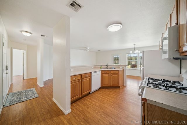 2001 N Chambers Avenue, Claremore, OK 74017