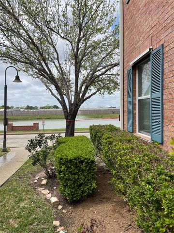 2117 Kemah Village Drive, Kemah, TX 77565