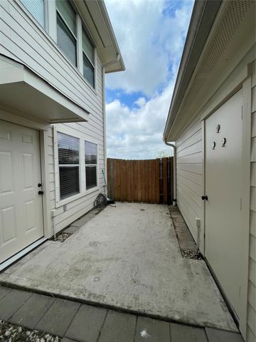 2117 Kemah Village Drive, Kemah, TX 77565