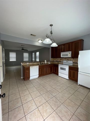 2117 Kemah Village Drive, Kemah, TX 77565