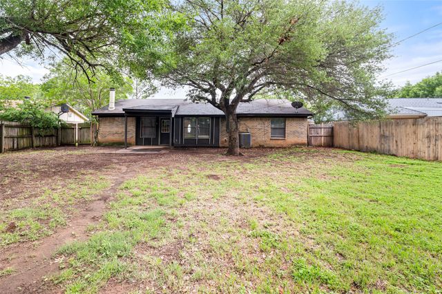 628 Evelyn Lane, Burleson, TX 76028