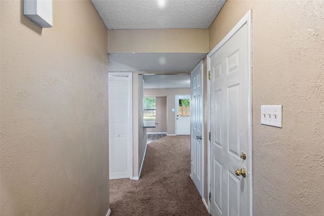 628 Evelyn Lane, Burleson, TX 76028
