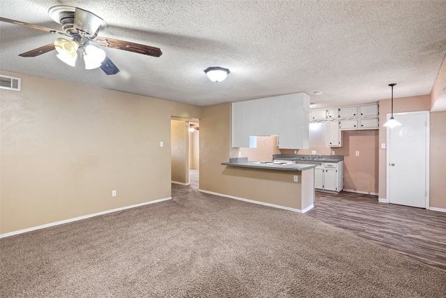 628 Evelyn Lane, Burleson, TX 76028