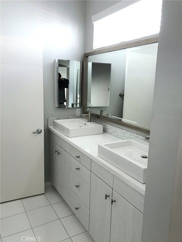5628 Observation Lane, Los Angeles, CA 90028