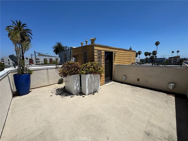 5628 Observation Lane, Los Angeles, CA 90028