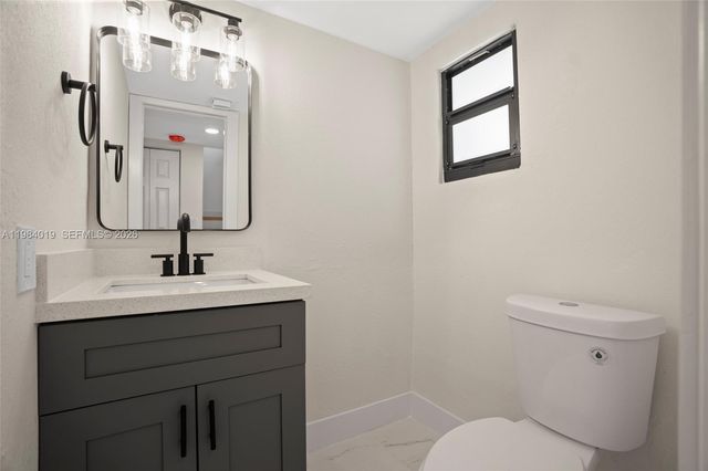 28015 SW 143rd Ct, Homestead, FL 33033