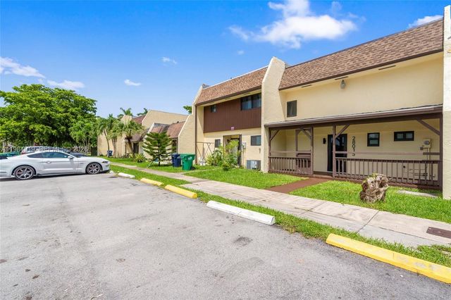 28015 SW 143rd Ct, Homestead, FL 33033