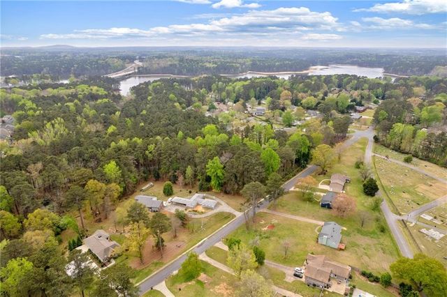 4831 Lakewood Drive, Acworth, GA 30101