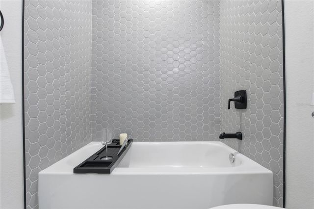 918 E LAMBRIGHT STREET, Tampa, FL 33604