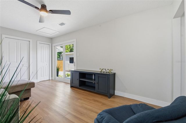 918 E LAMBRIGHT STREET, Tampa, FL 33604