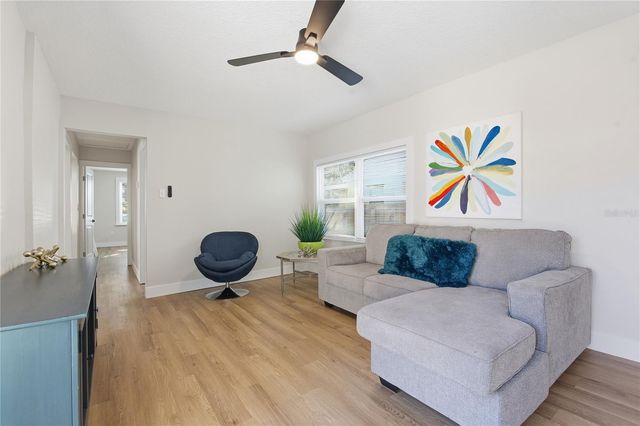 918 E LAMBRIGHT STREET, Tampa, FL 33604