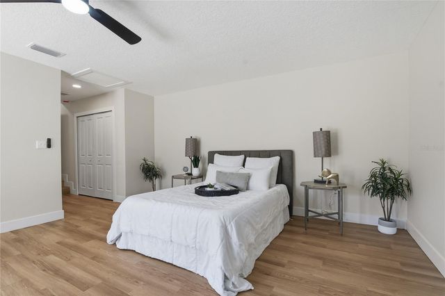 918 E LAMBRIGHT STREET, Tampa, FL 33604