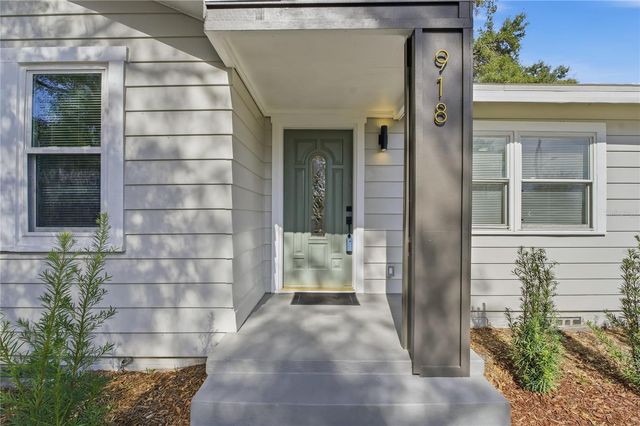 918 E LAMBRIGHT STREET, Tampa, FL 33604