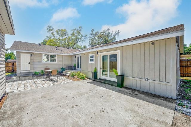 918 E LAMBRIGHT STREET, Tampa, FL 33604