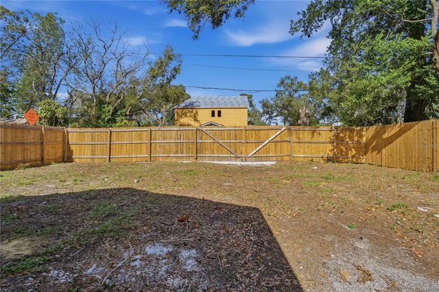 918 E LAMBRIGHT STREET, Tampa, FL 33604