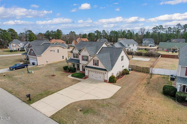 6605 Stillwood Drive, Hope Mills, NC 28348