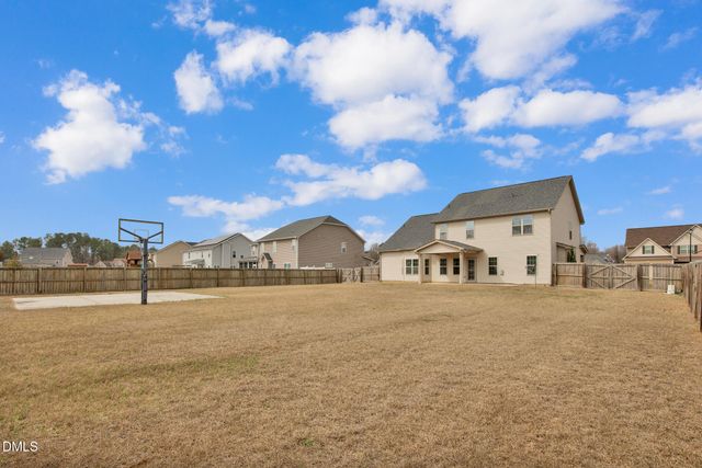 6605 Stillwood Drive, Hope Mills, NC 28348