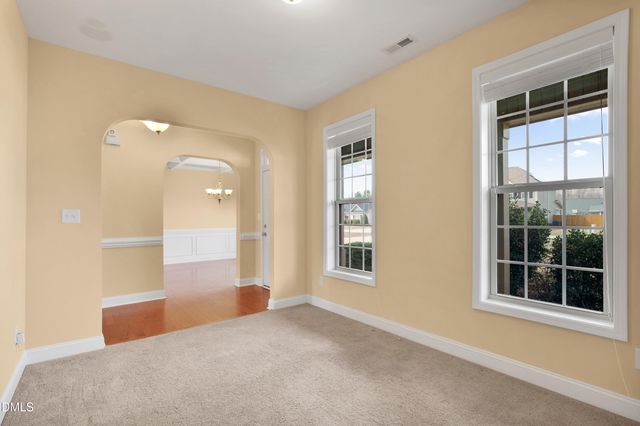 6605 Stillwood Drive, Hope Mills, NC 28348