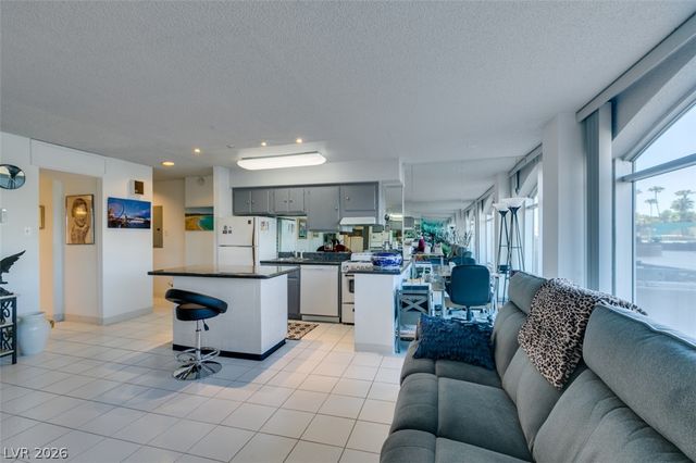 3111 Bel Air Drive 206, Las Vegas, NV 89109