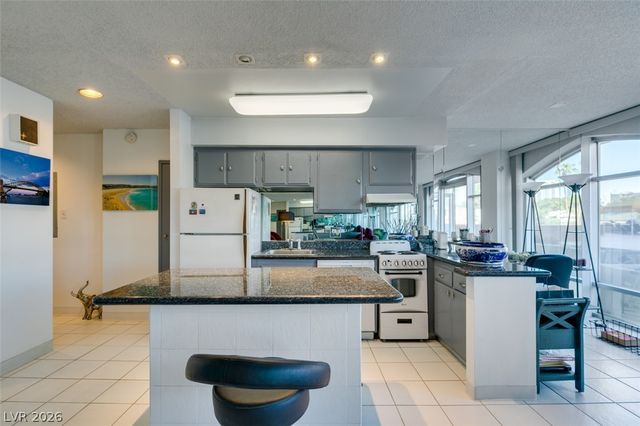 3111 Bel Air Drive 206, Las Vegas, NV 89109