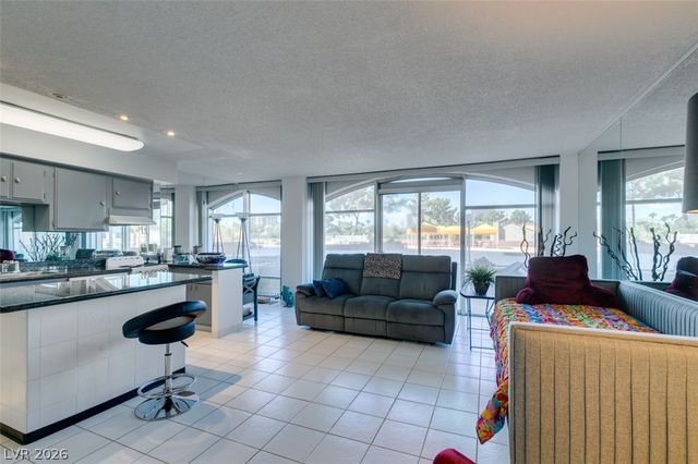 3111 Bel Air Drive 206, Las Vegas, NV 89109