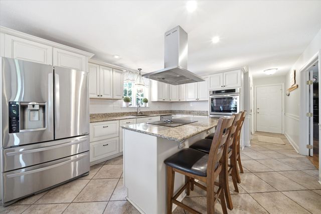 9 Tennyson Drive, Manchester, NH 03104