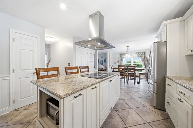 9 Tennyson Drive, Manchester, NH 03104