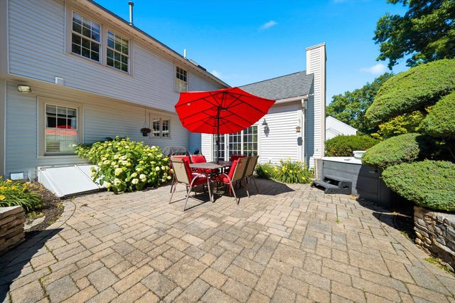 9 Tennyson Drive, Manchester, NH 03104