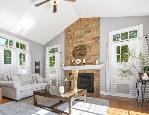 9 Tennyson Drive, Manchester, NH 03104