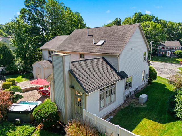 9 Tennyson Drive, Manchester, NH 03104