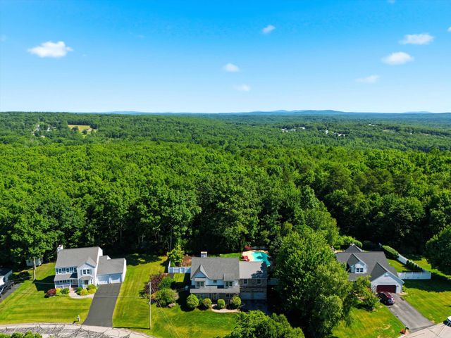 9 Tennyson Drive, Manchester, NH 03104