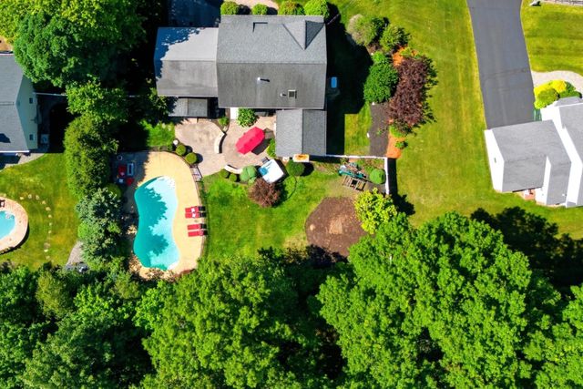 9 Tennyson Drive, Manchester, NH 03104