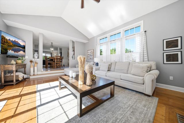 9 Tennyson Drive, Manchester, NH 03104