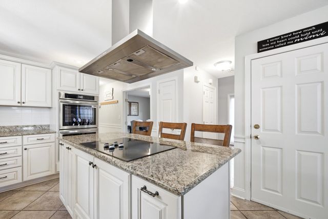 9 Tennyson Drive, Manchester, NH 03104
