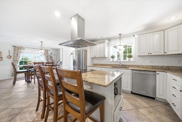 9 Tennyson Drive, Manchester, NH 03104