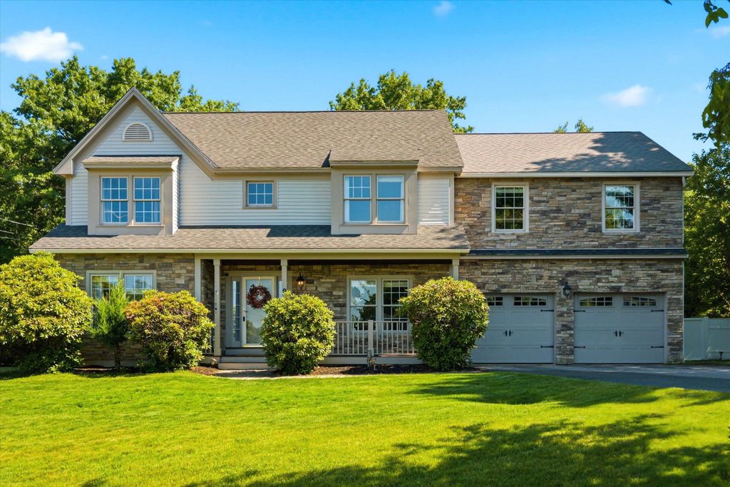 9 Tennyson Drive, Manchester, NH 03104