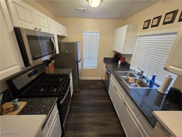 4878 Nara Vista Way 104, Las Vegas, NV 89103