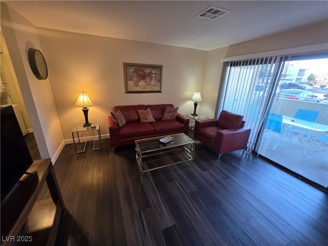 4878 Nara Vista Way 104, Las Vegas, NV 89103