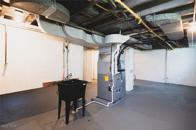 1560 Wakefield Avenue, Youngstown, OH 44514