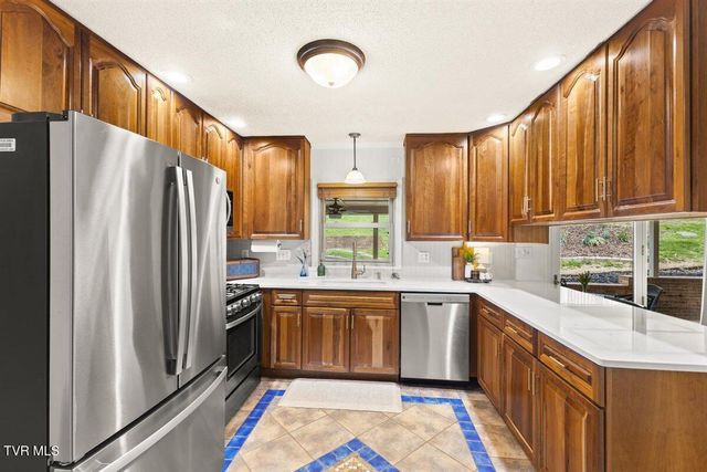 1405 Woodmont Drive, Johnson City, TN 37601