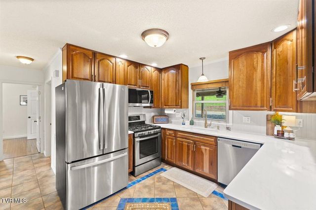 1405 Woodmont Drive, Johnson City, TN 37601