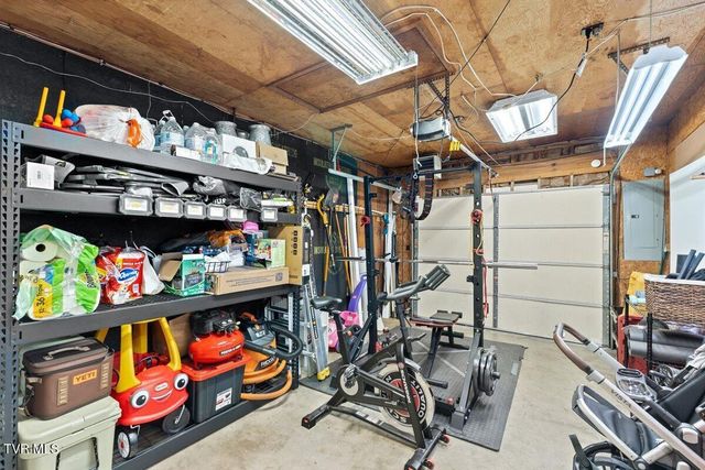 1405 Woodmont Drive, Johnson City, TN 37601