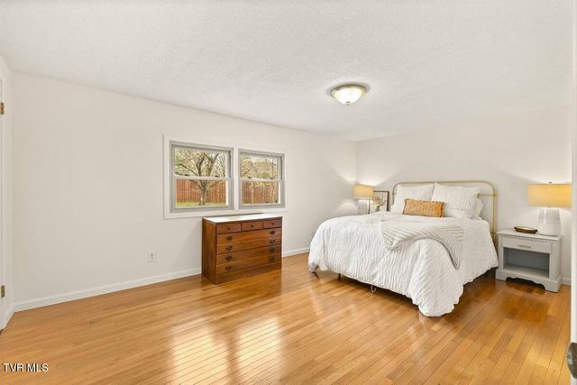 1405 Woodmont Drive, Johnson City, TN 37601