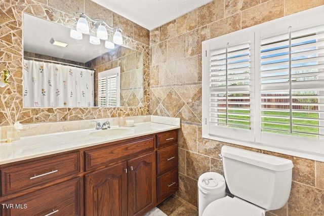 1405 Woodmont Drive, Johnson City, TN 37601