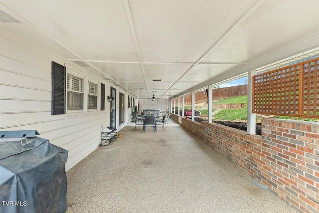 1405 Woodmont Drive, Johnson City, TN 37601