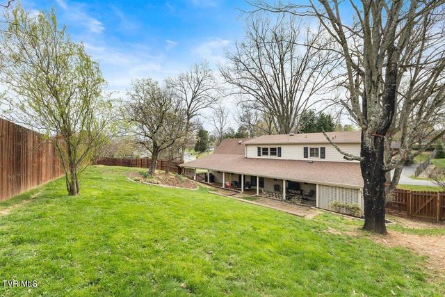 1405 Woodmont Drive, Johnson City, TN 37601