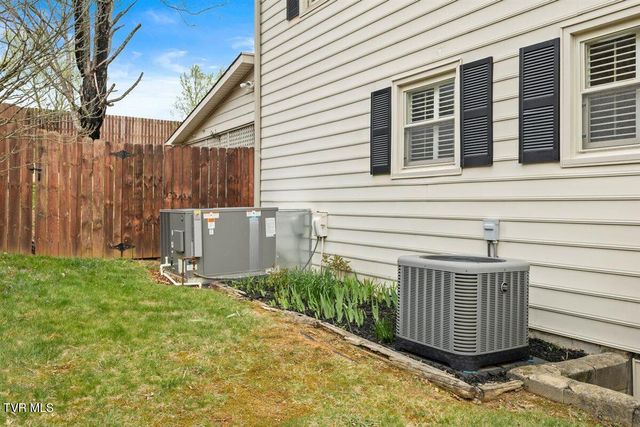 1405 Woodmont Drive, Johnson City, TN 37601